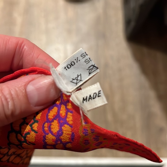 Christian Dior 100% Silk Scarf. Made in Italy - Picture 5 of 6